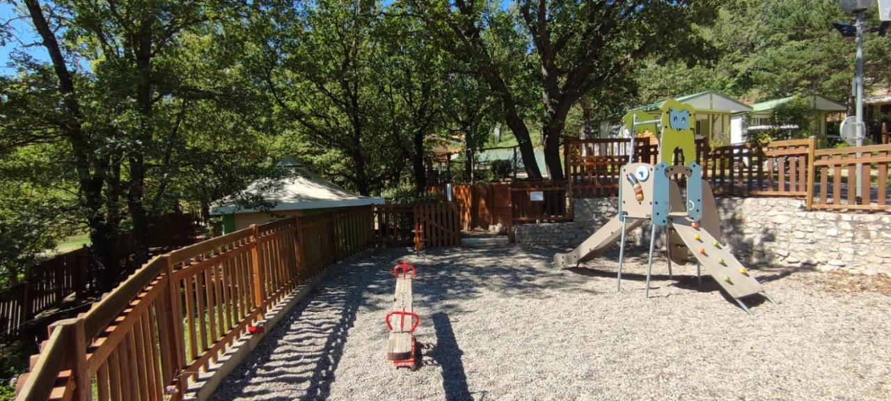 Camping Pres Du Lac De Sainte Croix Бодюэн Экстерьер фото